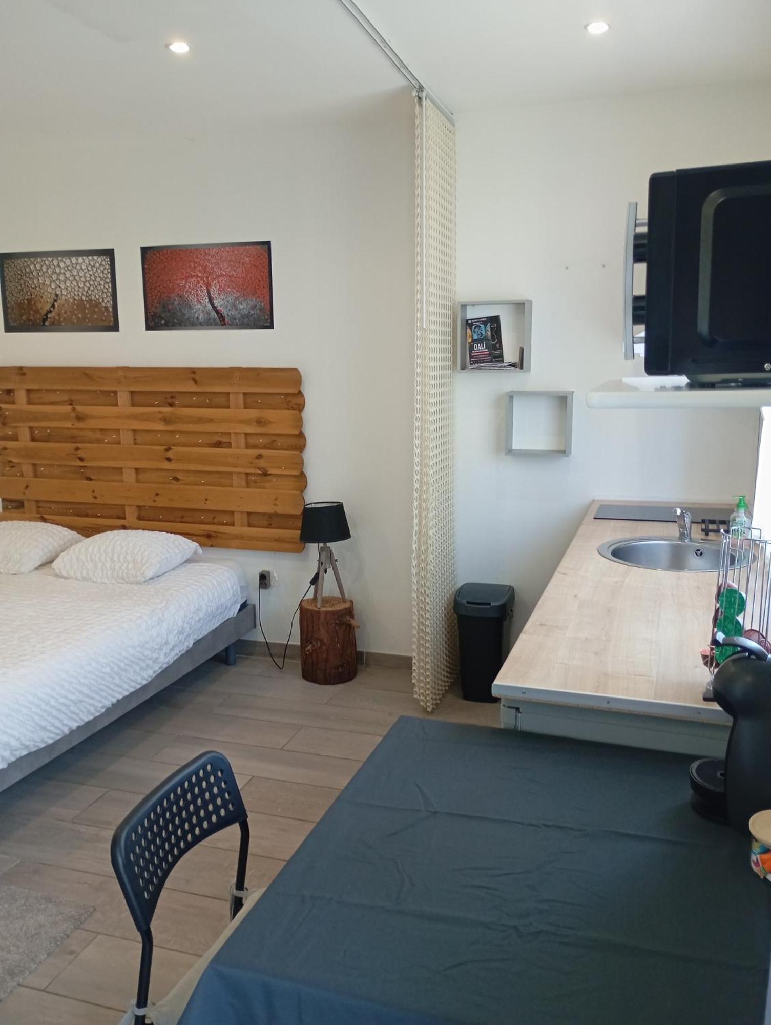 Chambre D'Hotes Les Macarons De Tata Sainte-Eulalie  ภายนอก รูปภาพ