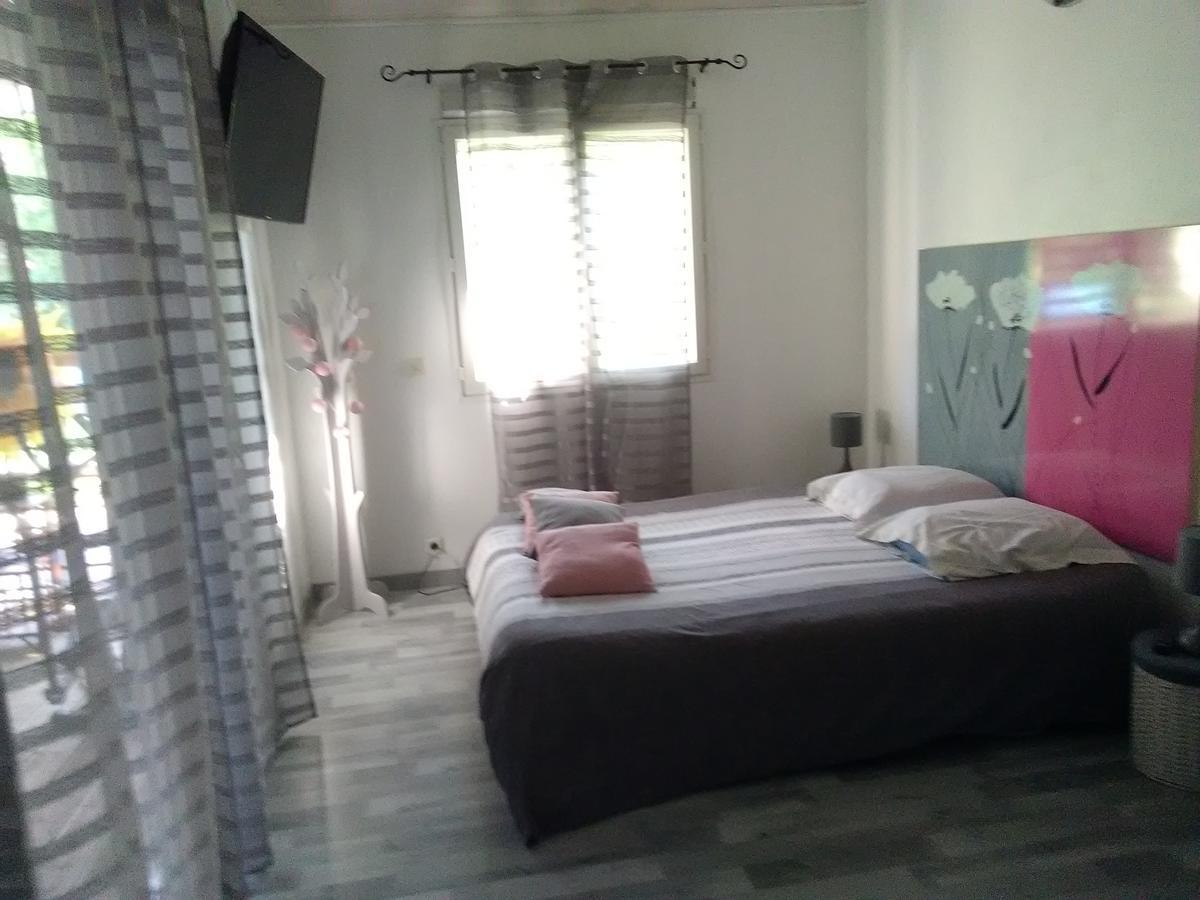 Chambre D'Hotes Les Macarons De Tata Sainte-Eulalie  ภายนอก รูปภาพ