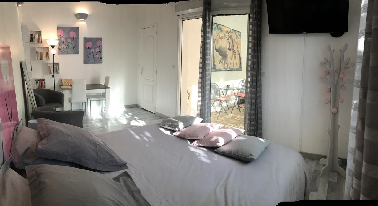 Chambre D'Hotes Les Macarons De Tata Sainte-Eulalie  ภายนอก รูปภาพ